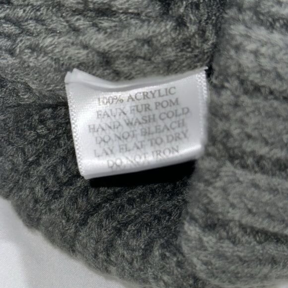 Foster Grant Sunglasses & Gray Cuff Knit Beanie With Faux Fur Pom - Picture 3 of 4